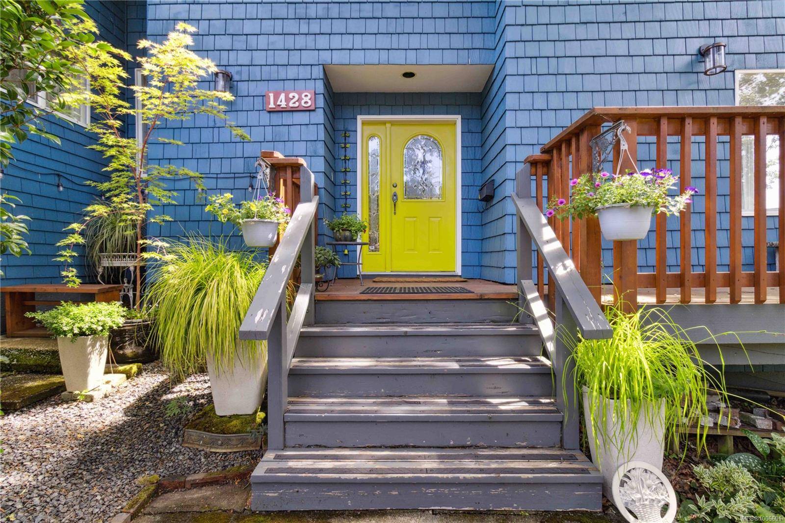 Saanich, BC V9E 2C5,1428 Courtland Ave