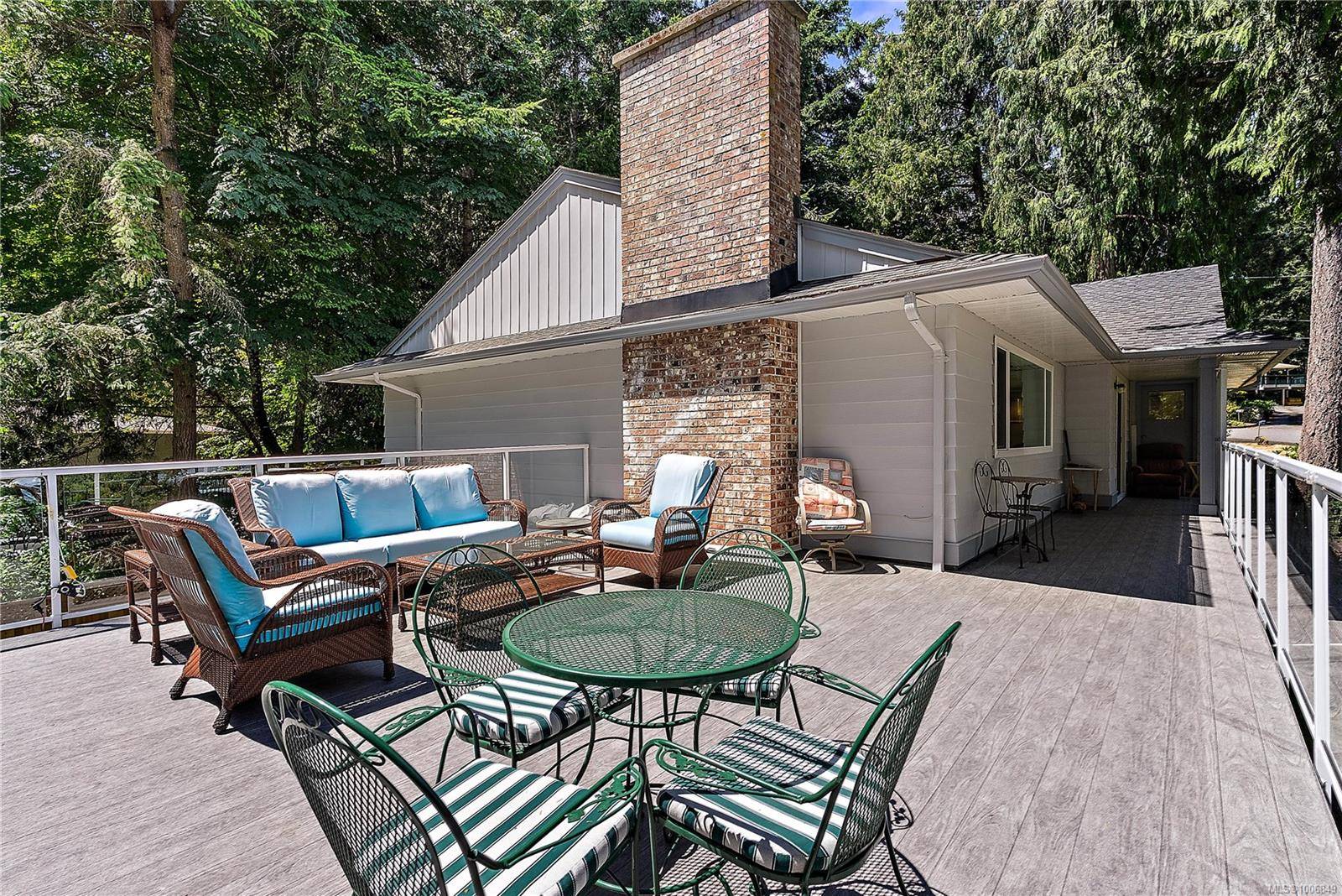 North Saanich, BC V8L 5J4,2040 Salem Terr