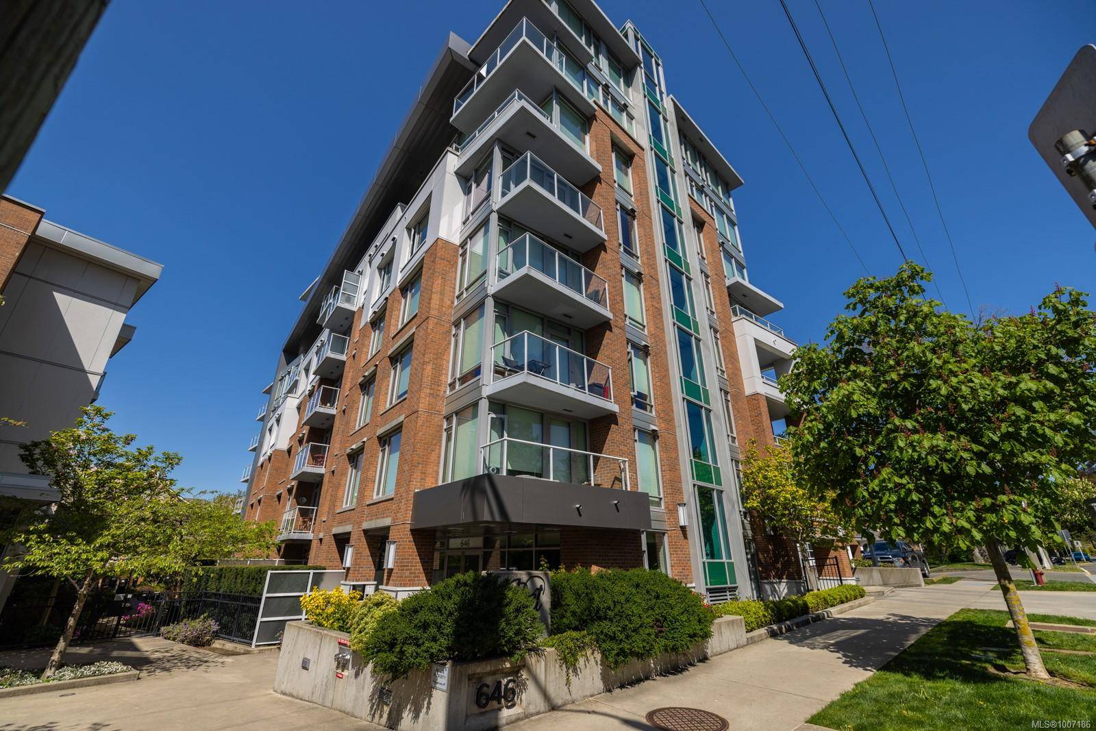 646 Michigan St #602, Victoria, BC V8V 0B7