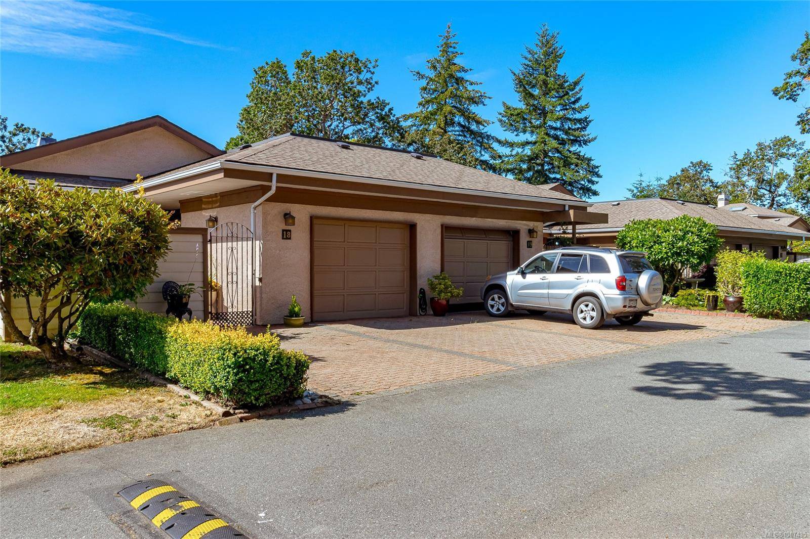 901 Kentwood Lane #19, Saanich, BC V8Y 2Y6
