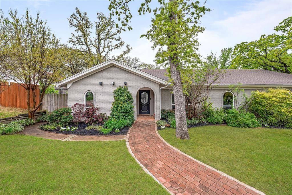 Euless, TX 76039,103 W Ash