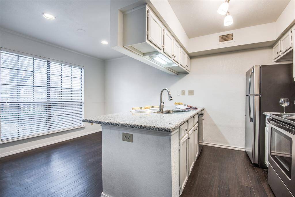 Addison, TX 75001,16301 Ledgemont Lane #102