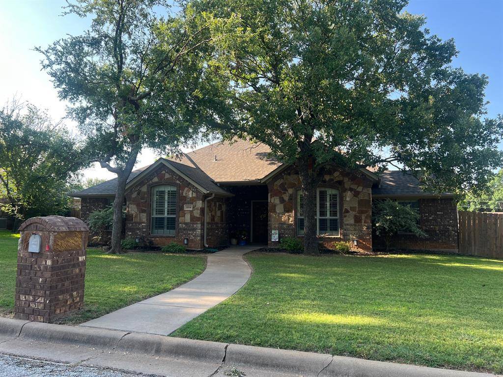 Graham, TX 76450,1014 Royal Lane