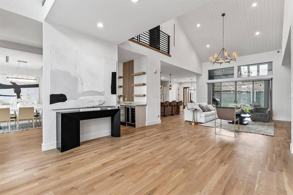 Dallas, TX 75230,6411 Royal Lane