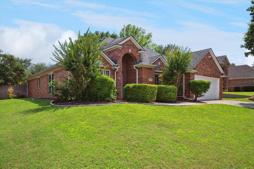 1104 Carousel Drive, Bedford, TX 76021