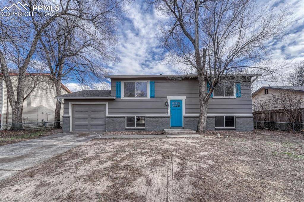 2523 Ember DR, Colorado Springs, CO 80910