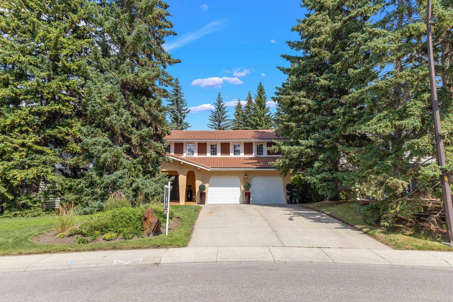 Calgary, AB T2V 3N6,20 Bay View DR Southwest