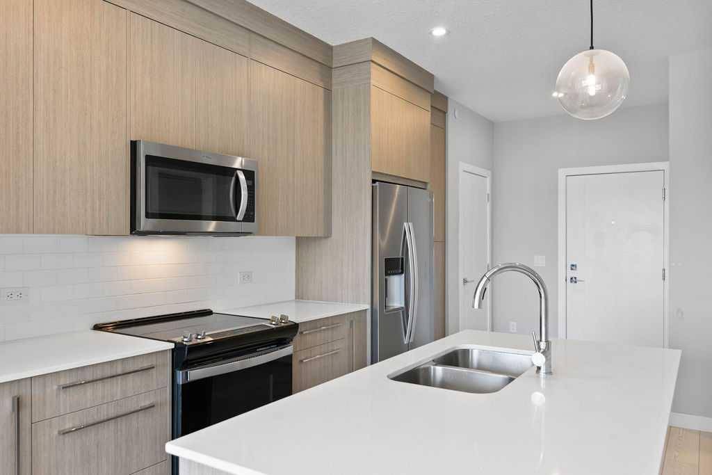Calgary, AB T2X 5X2,111 Wolf Creek DR SE #2502