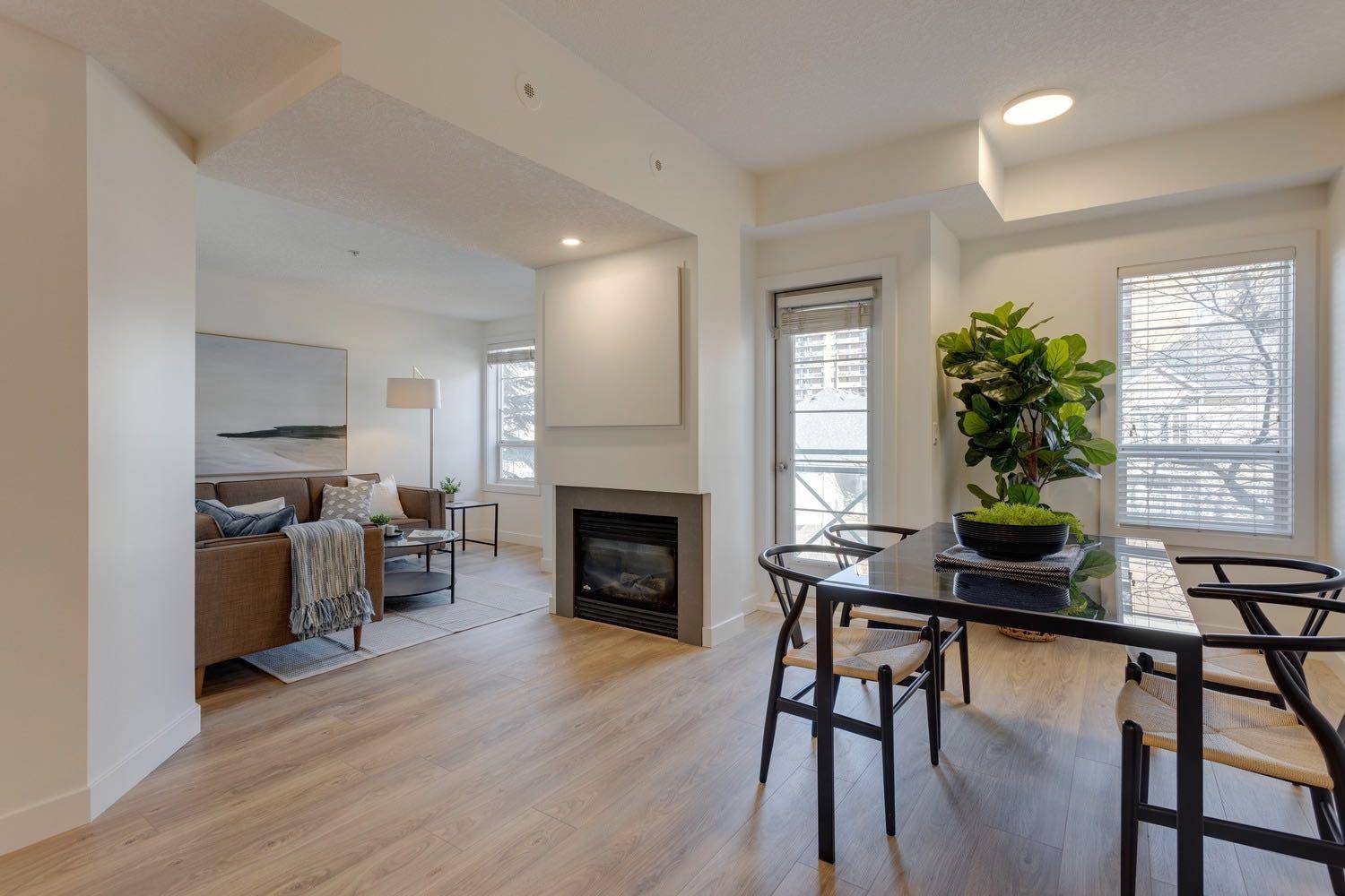 Calgary, AB T3C 0T2,1235 13 AVE SW #311