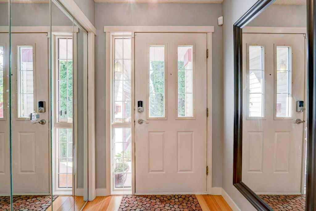 Calgary, AB T2Z2J8,208 Mt Cornwall Mews SE