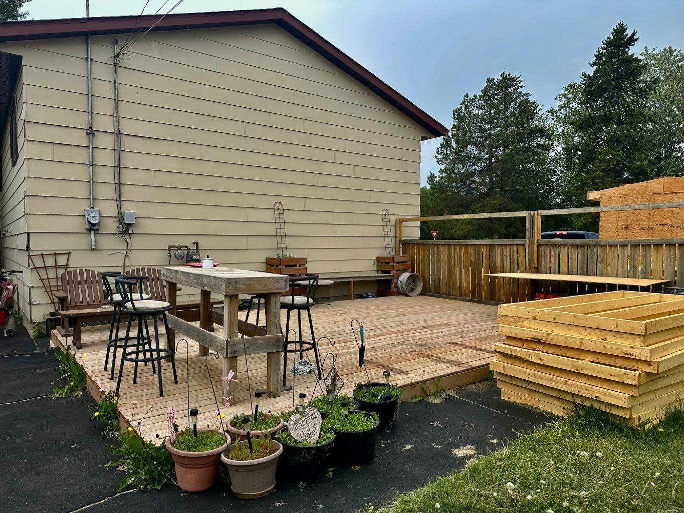 Slave Lake, AB T0G2A1,712 2 AVE Northwest