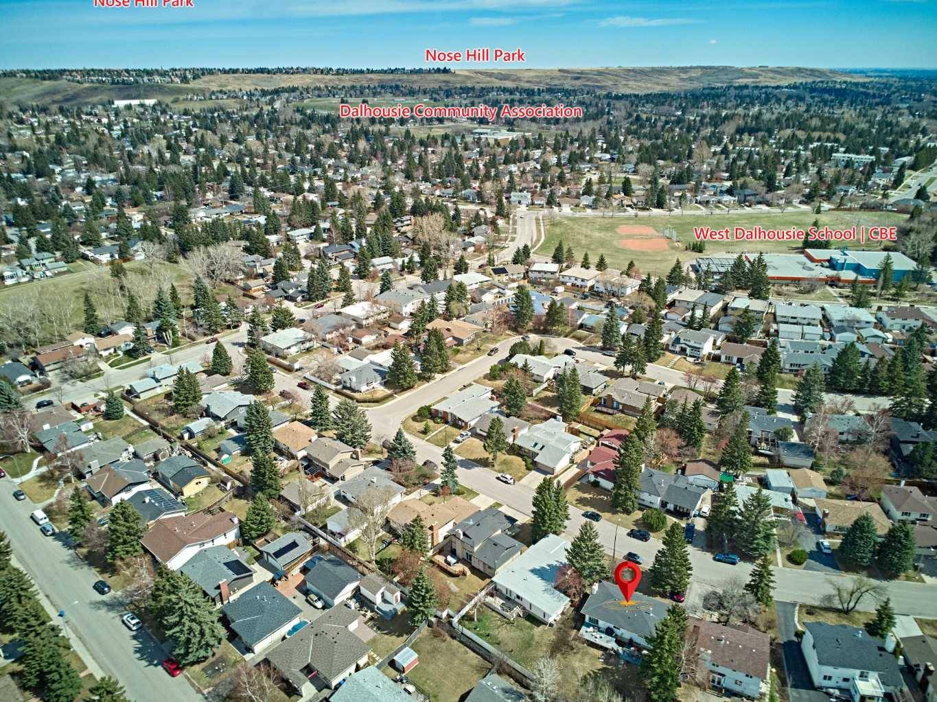 Calgary, AB T3A 2A6,5639 DALCASTLE Rise Northwest