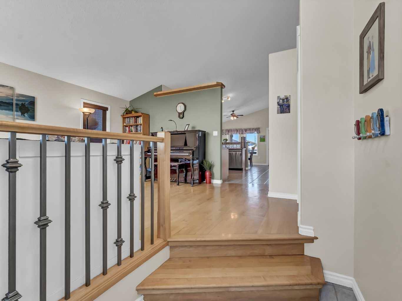Medicine Hat, AB T1B4P6,608 Stark WAY SE