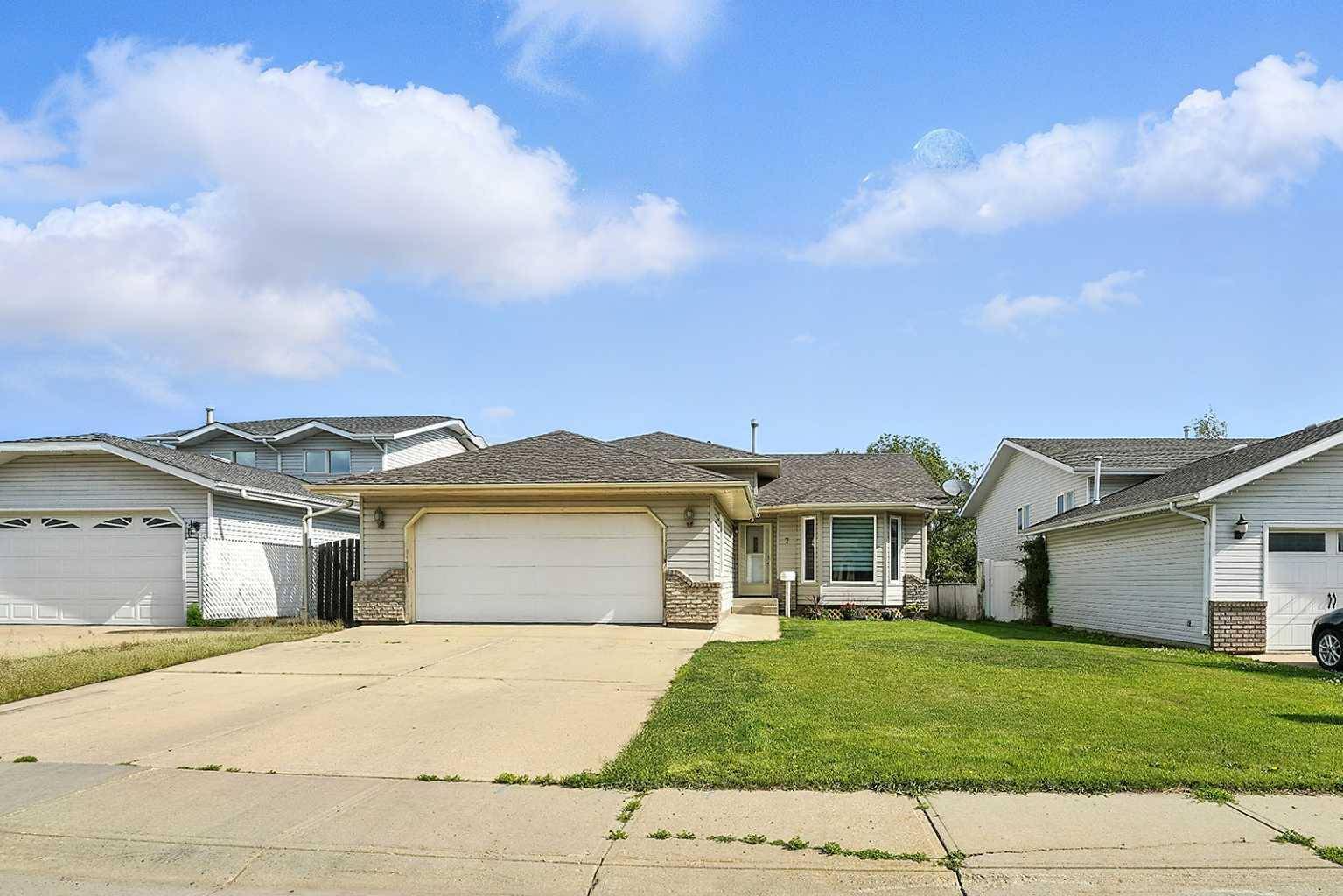7 Wilson Close, Sylvan Lake, AB T4S1G2