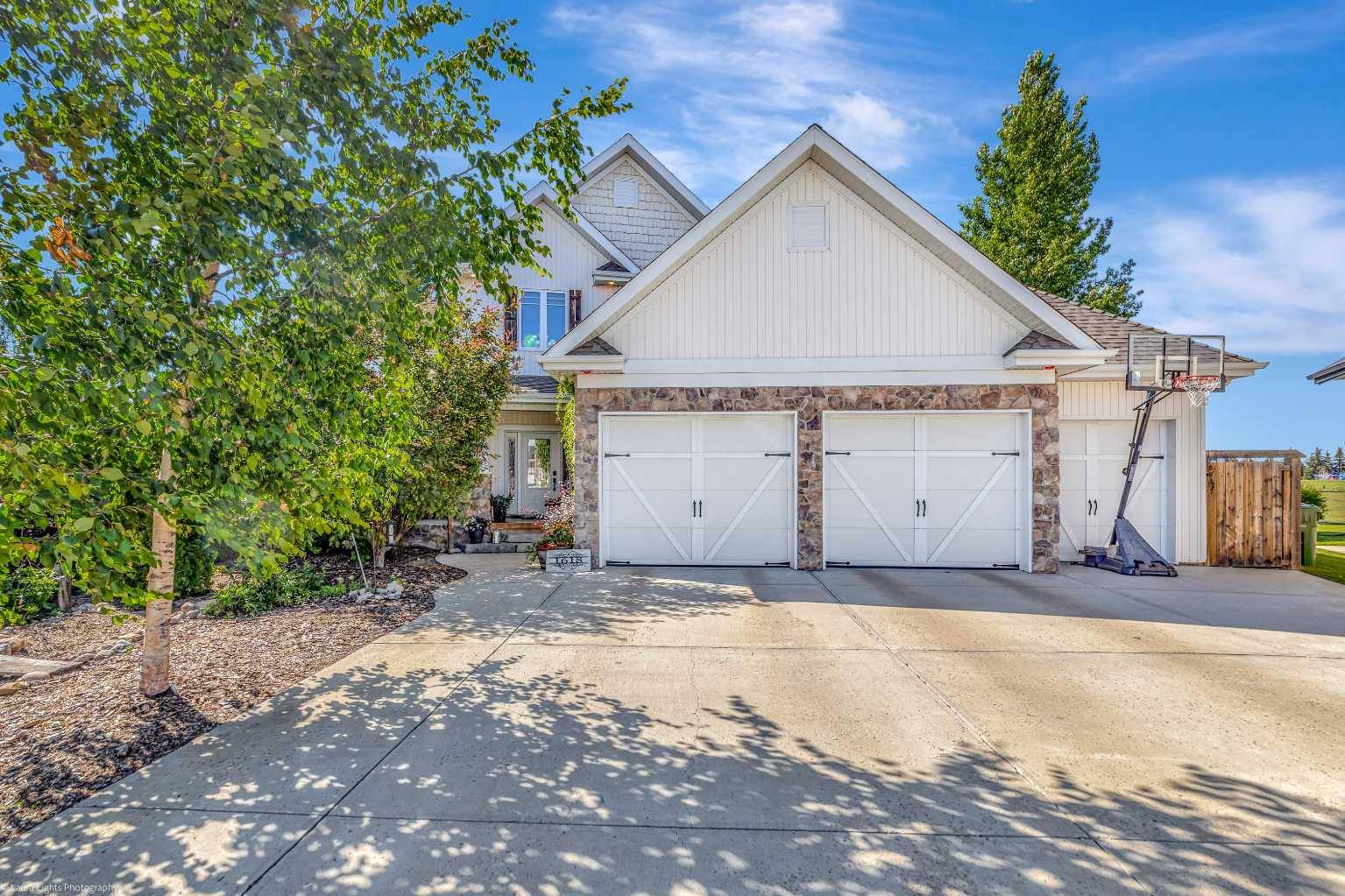 1618 54 Avenue Close, Lloydminster, AB T9V 2J9
