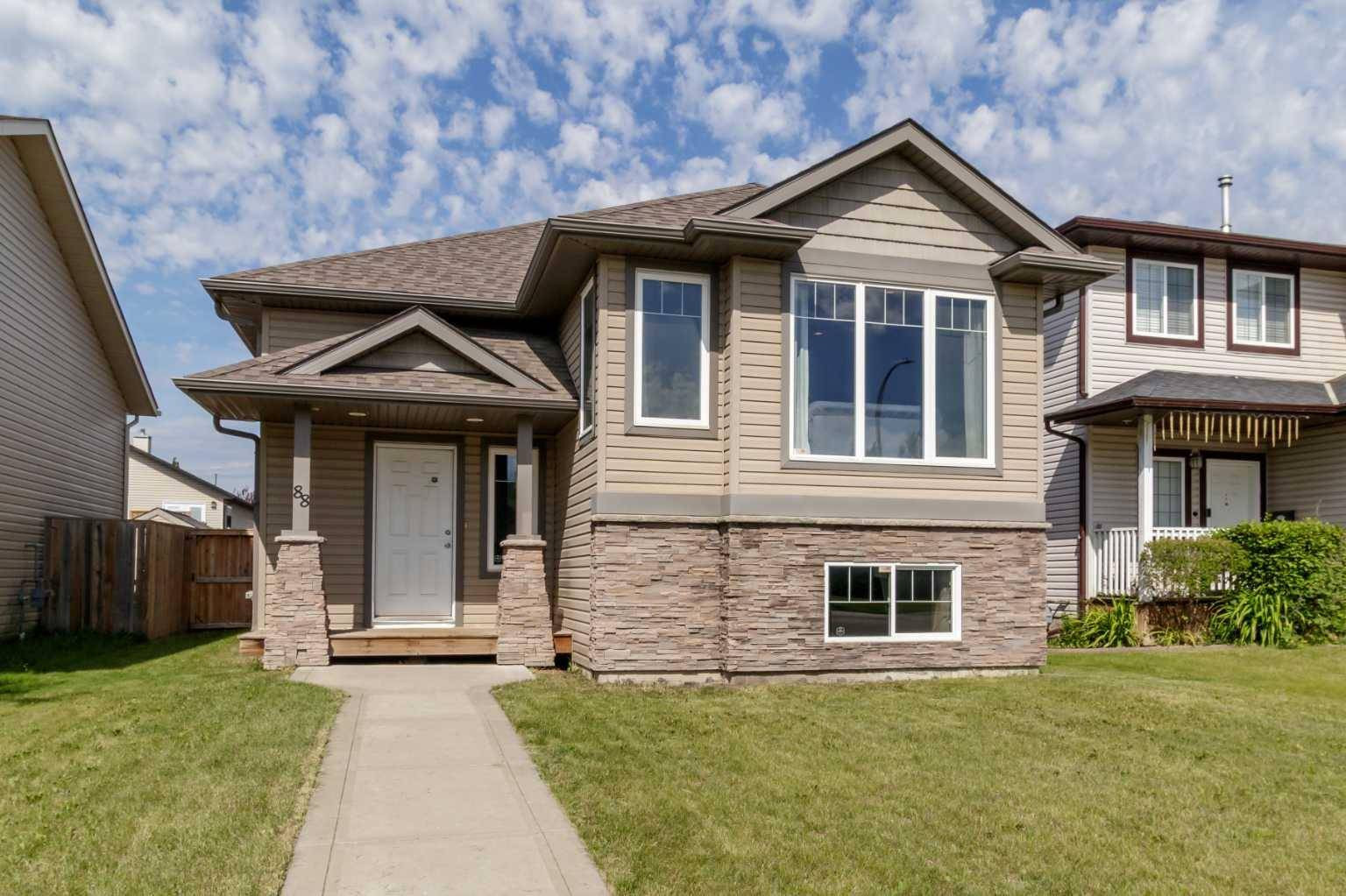 Red Deer, AB T4P 0C8,88 Oak DR