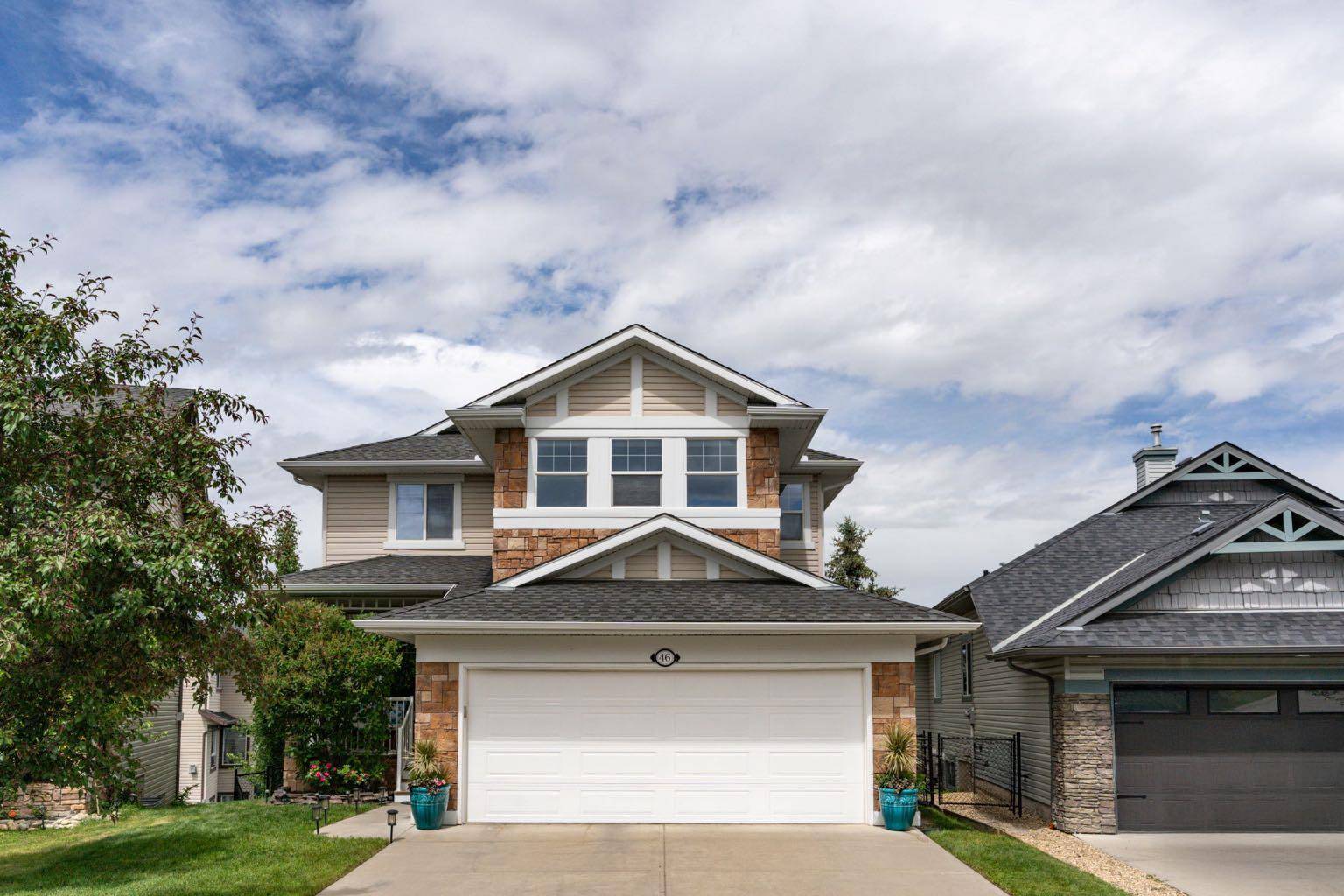 46 Crestbrook HL SW, Calgary, AB T3B 0C4
