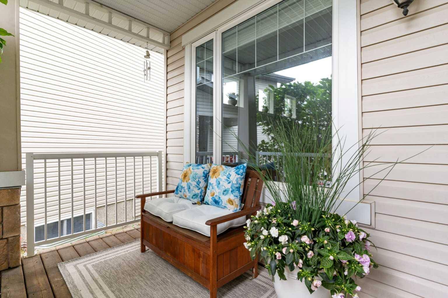Calgary, AB T3B 0C4,46 Crestbrook HL Southwest