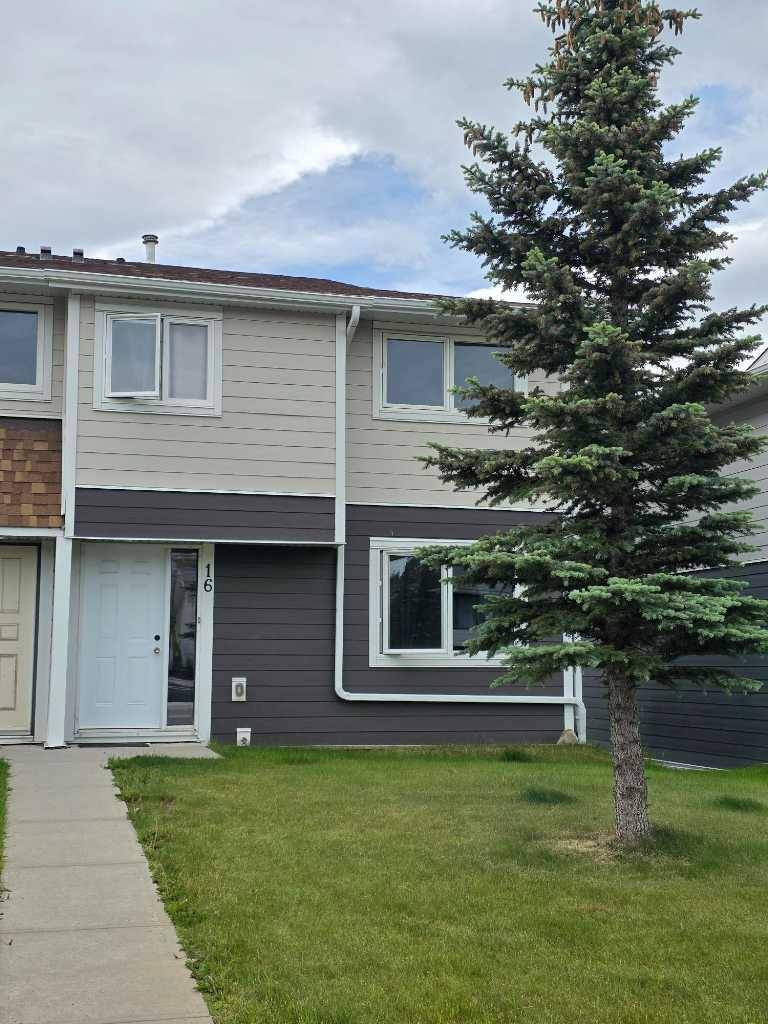 16 97 AVE, Grande Cache, AB T0E 0Y0