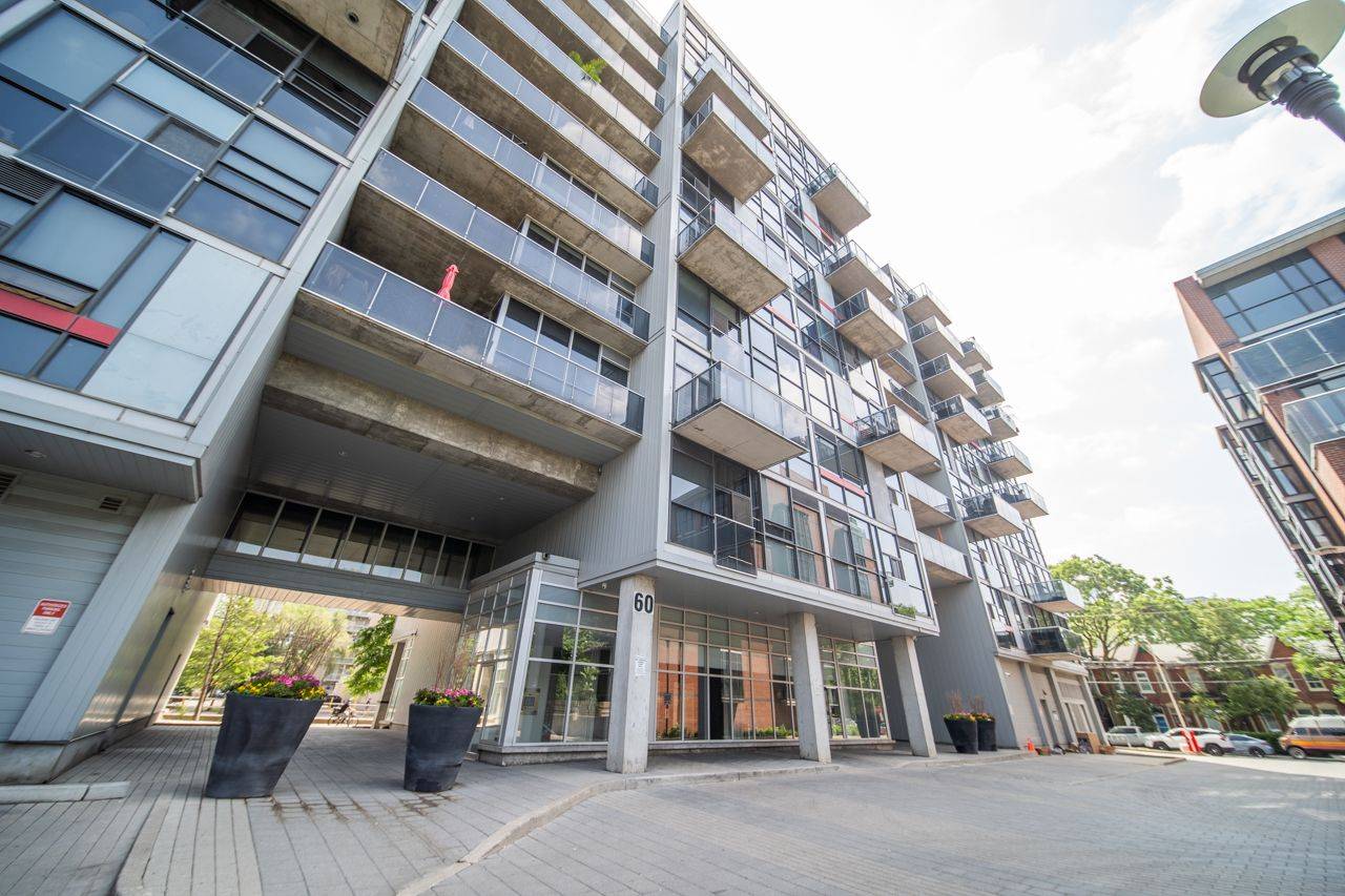 60 Bathurst ST #308, Toronto C01, ON M5V 2P4