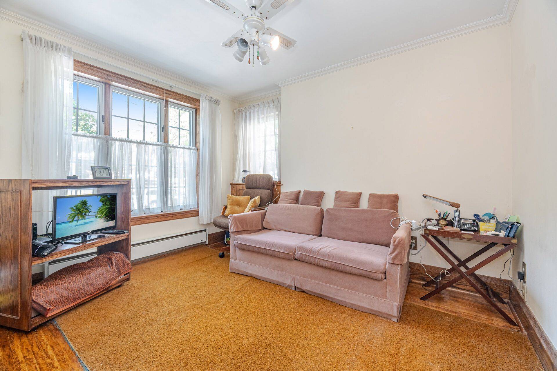 Toronto C10, ON M4S 1L3,121 Belsize DR