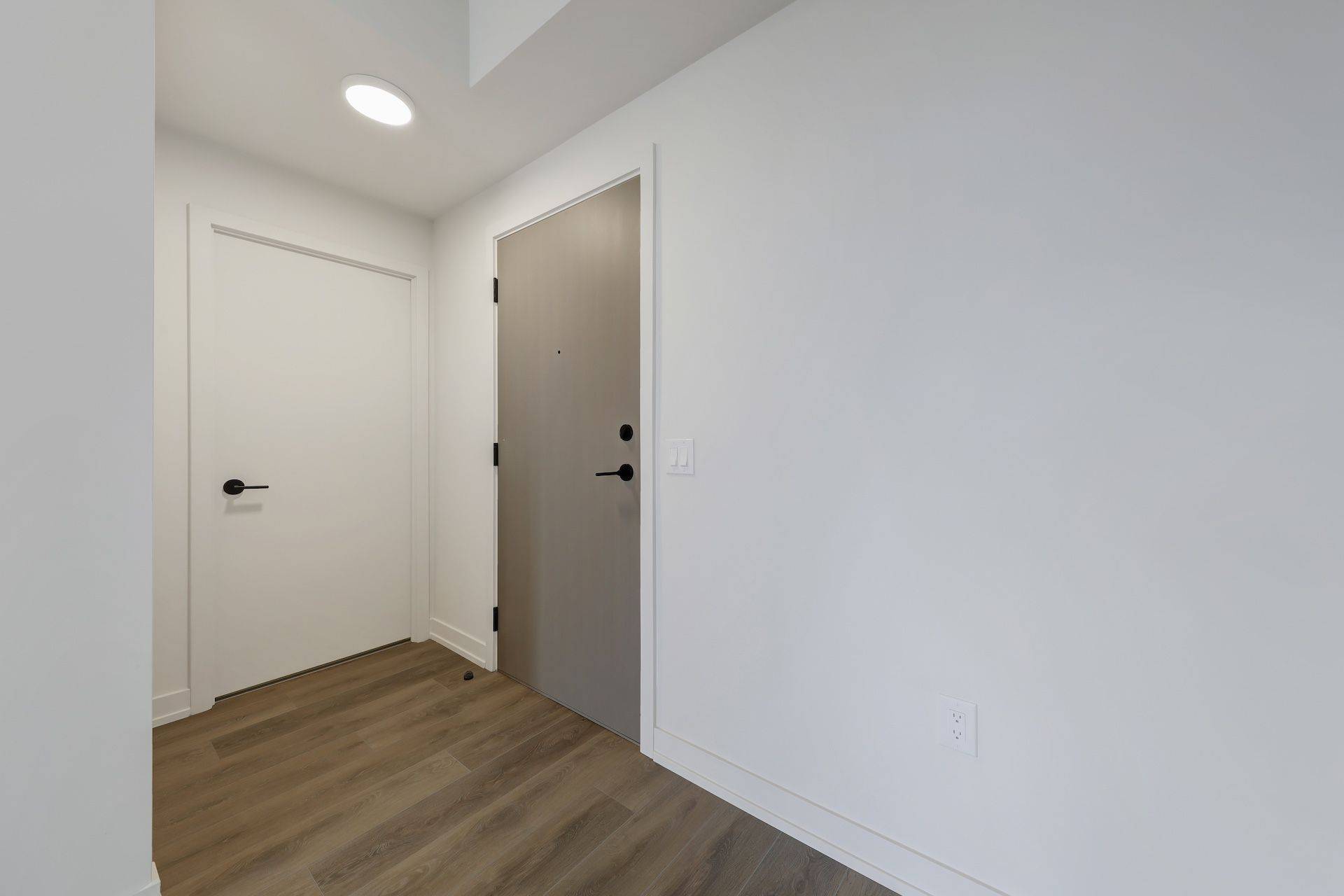 181 Sterling Rd RD #1009, Toronto C01, ON M6R 2B2