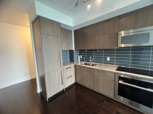 Toronto C02, ON M5R 0A4,170 Avenue RD #1203