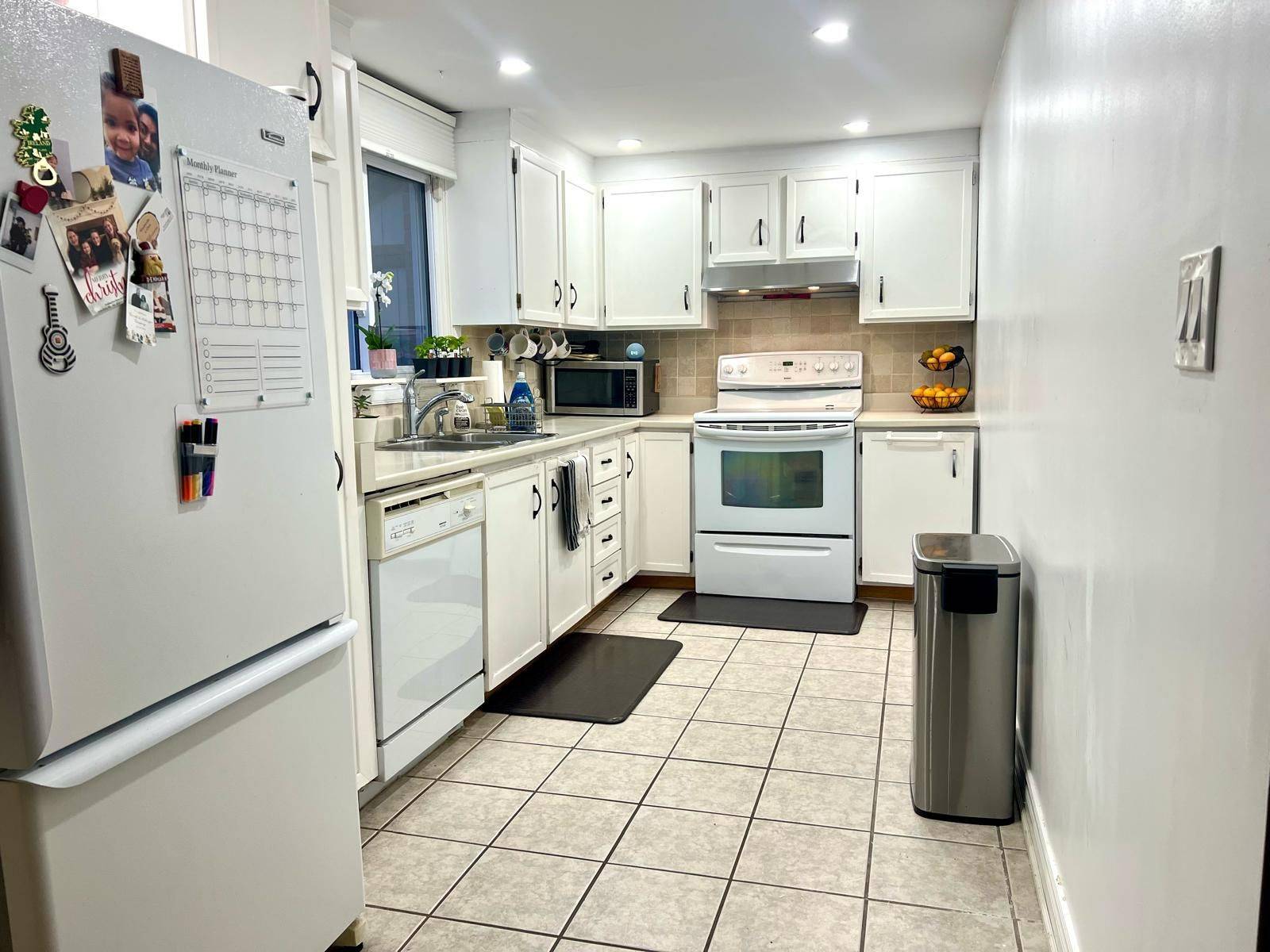 74 Chapman DR, Ajax, ON L1T 3G9
