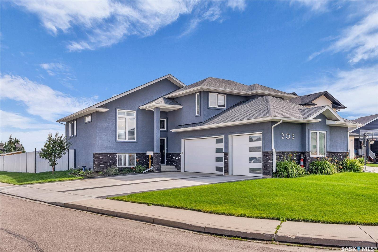 203 Lehrer PLACE, Saskatoon, SK S7R 0L4