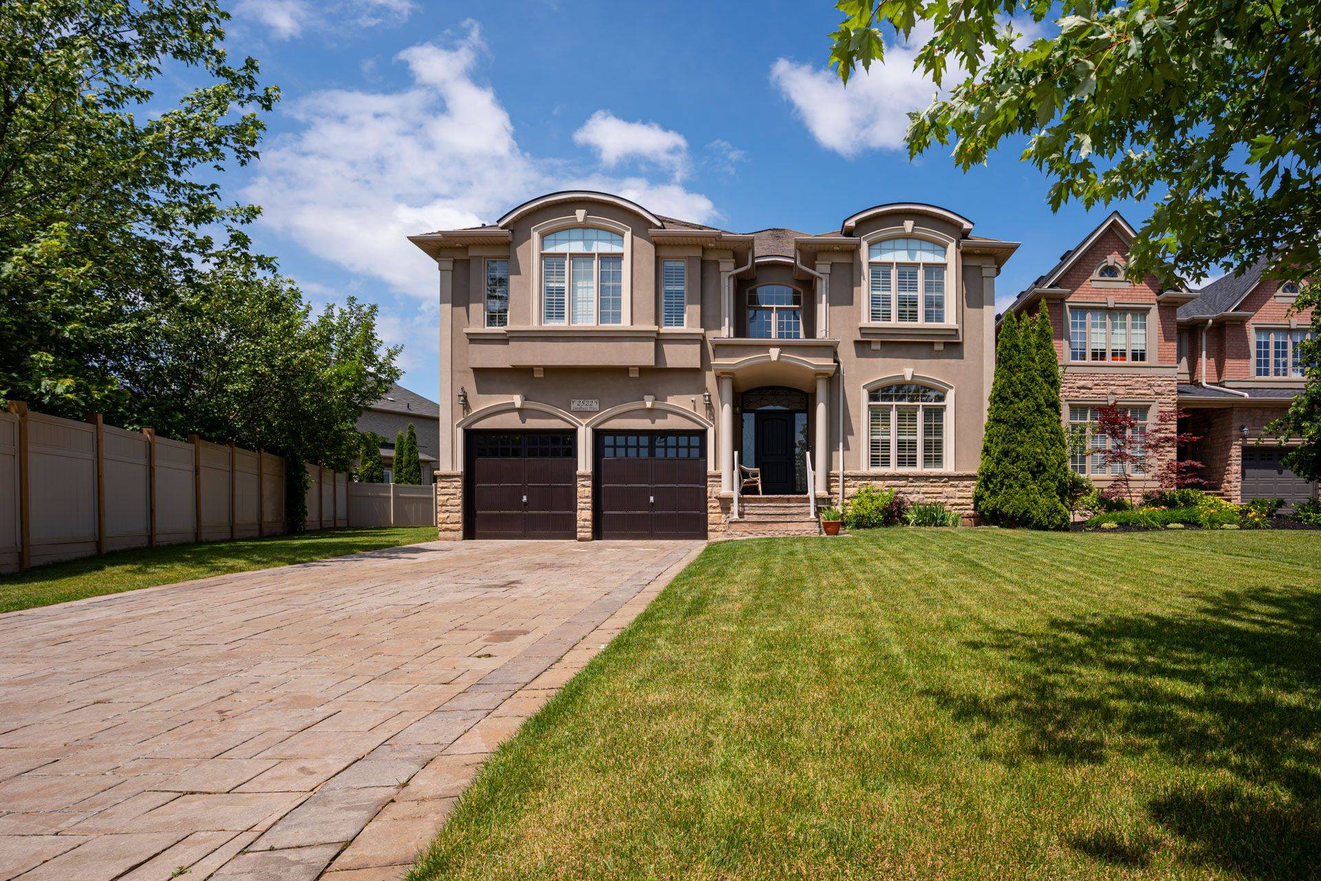 2522 Lyndhurst DR, Oakville, ON L6H 7W3
