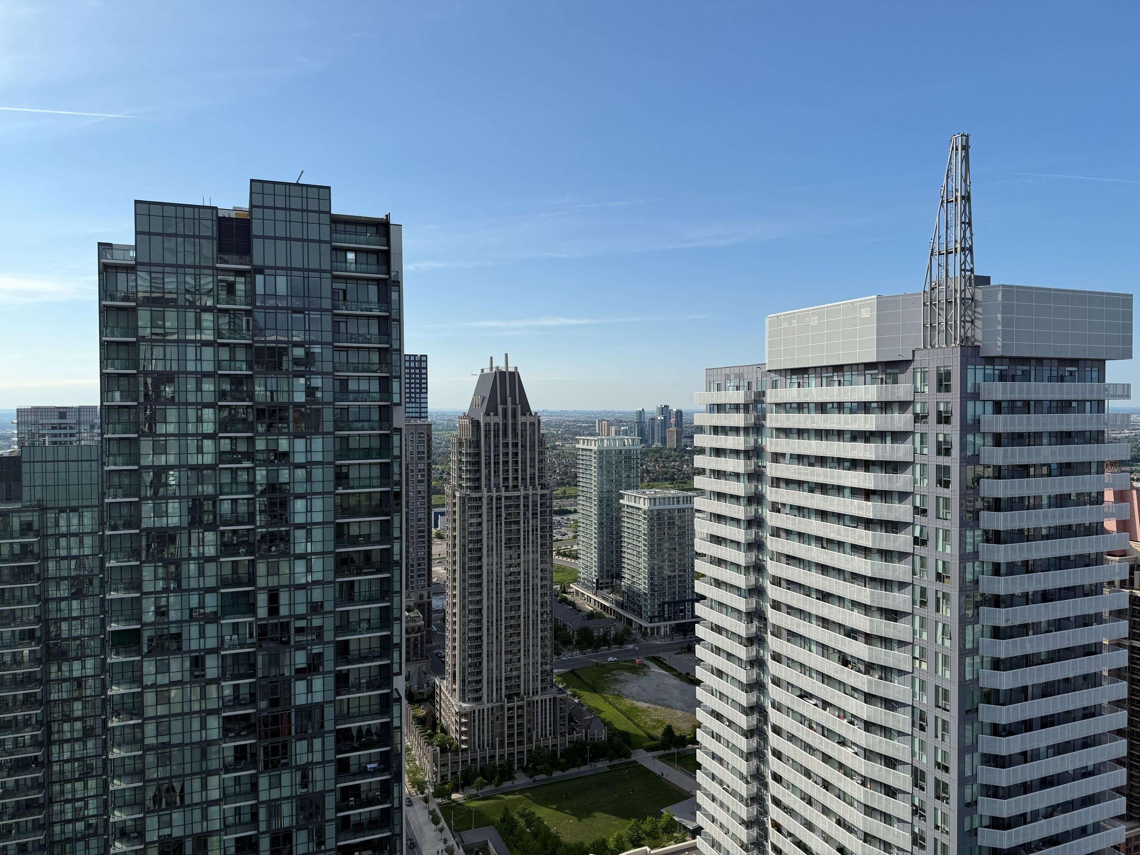 510 Curran PL #Lph06, Mississauga, ON L5B 0J8