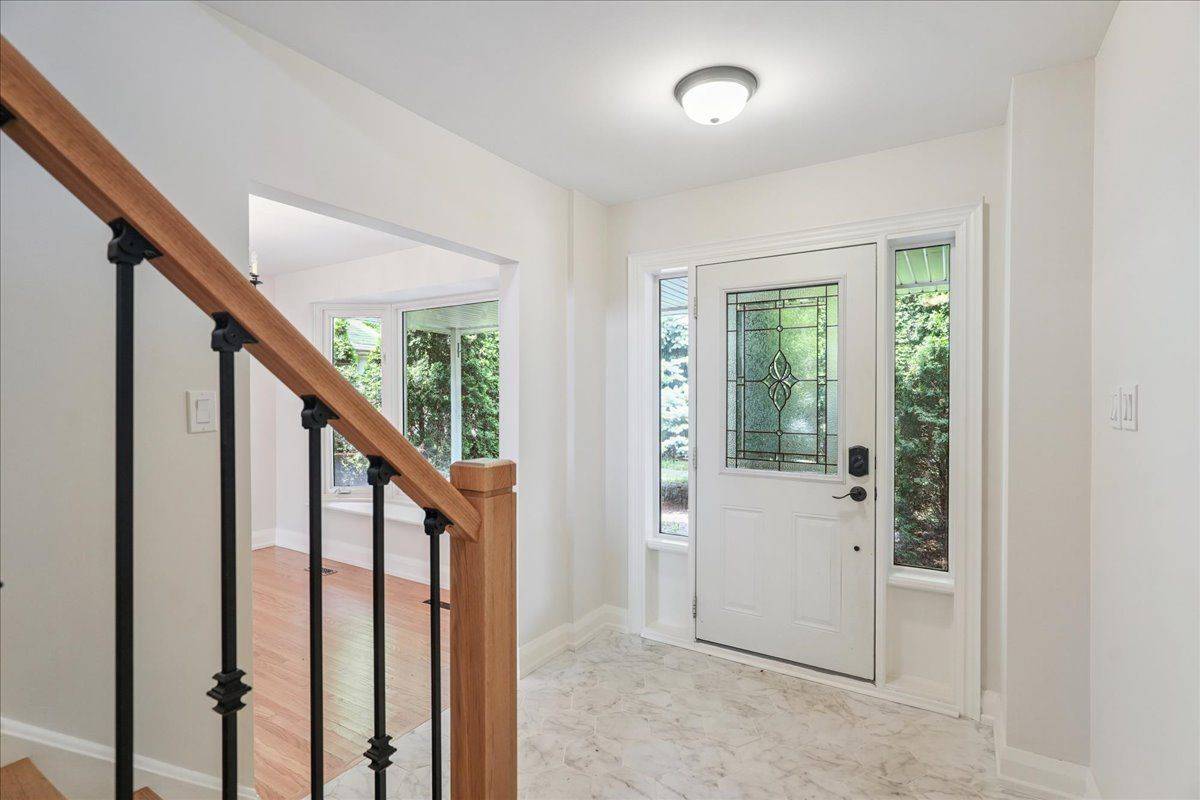 Mississauga, ON L4X 1N7,1724 Kirkwall CRES