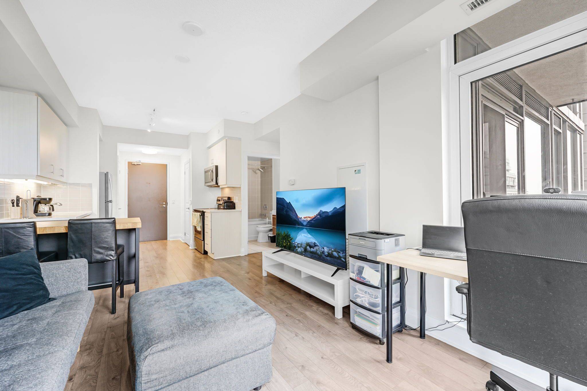 Toronto W08, ON M8Z 0C8,17 Zorra ST #613
