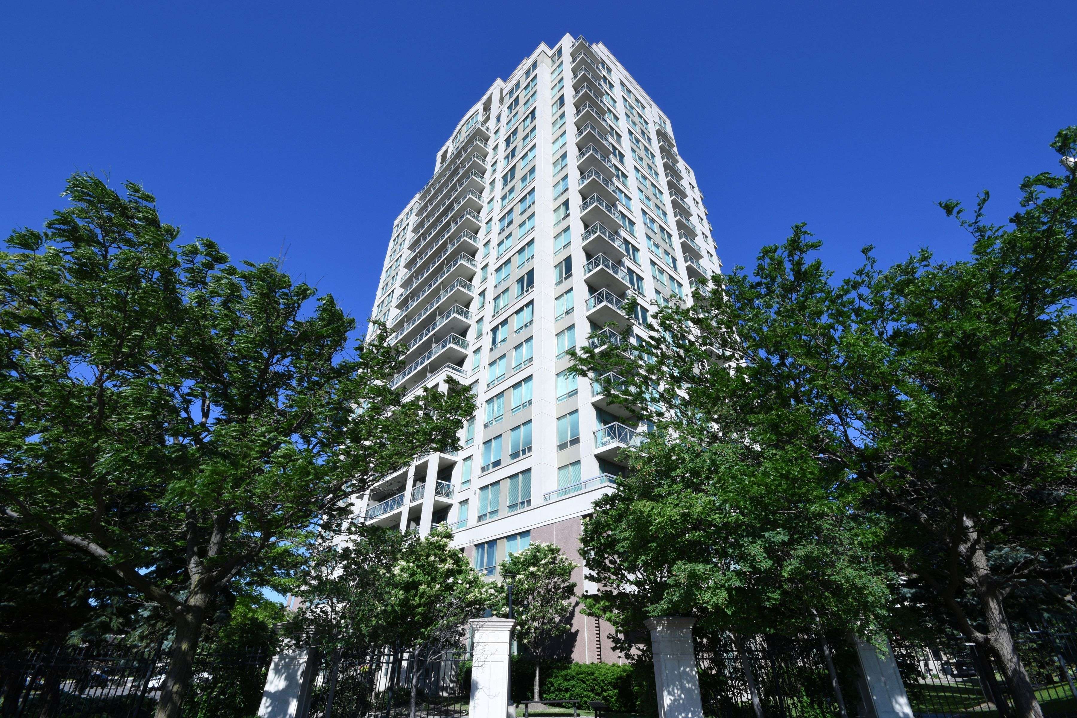1359 Rathburn RD E #1004, Mississauga, ON L4W 5P7