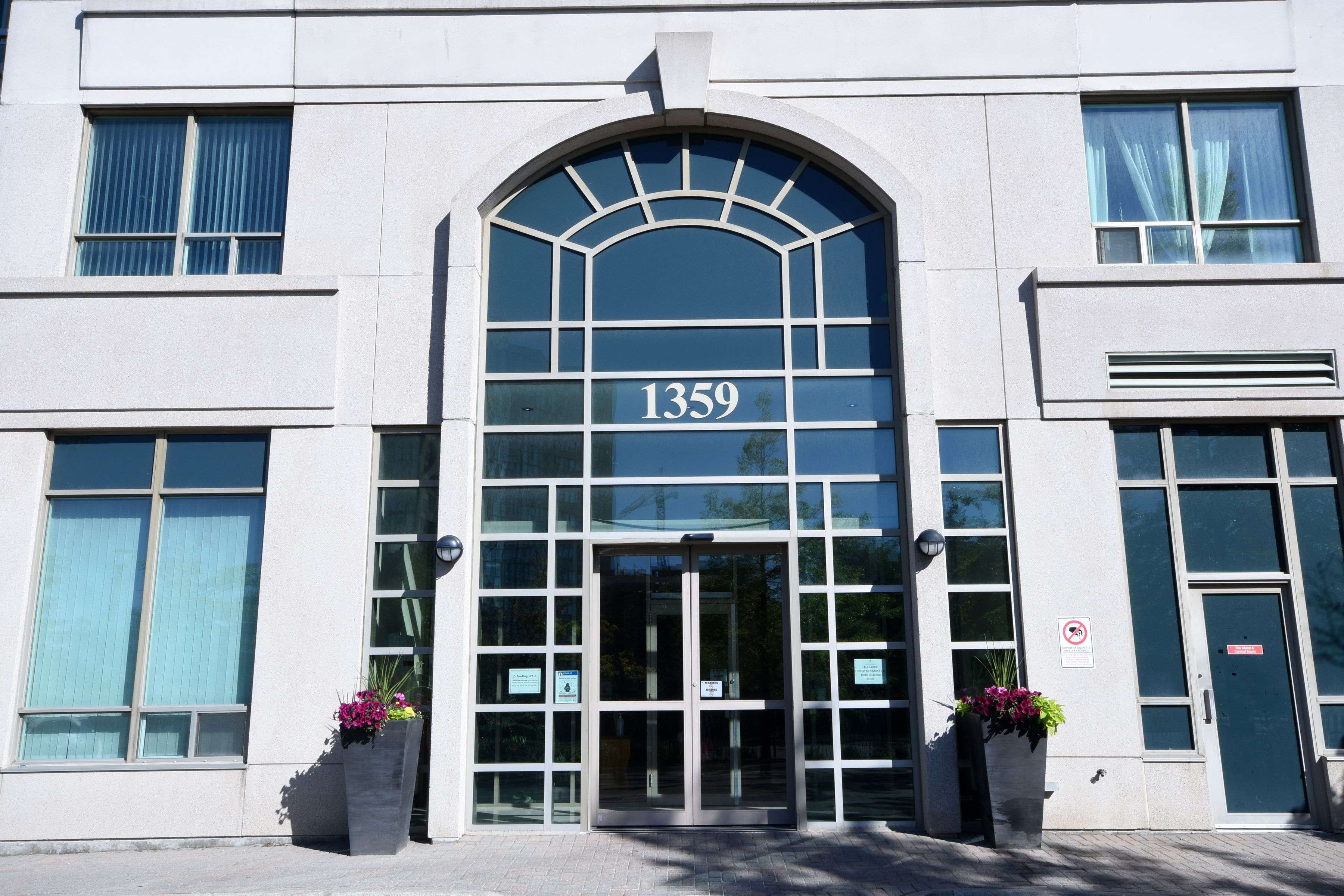 Mississauga, ON L4W 5P7,1359 Rathburn RD E #1004