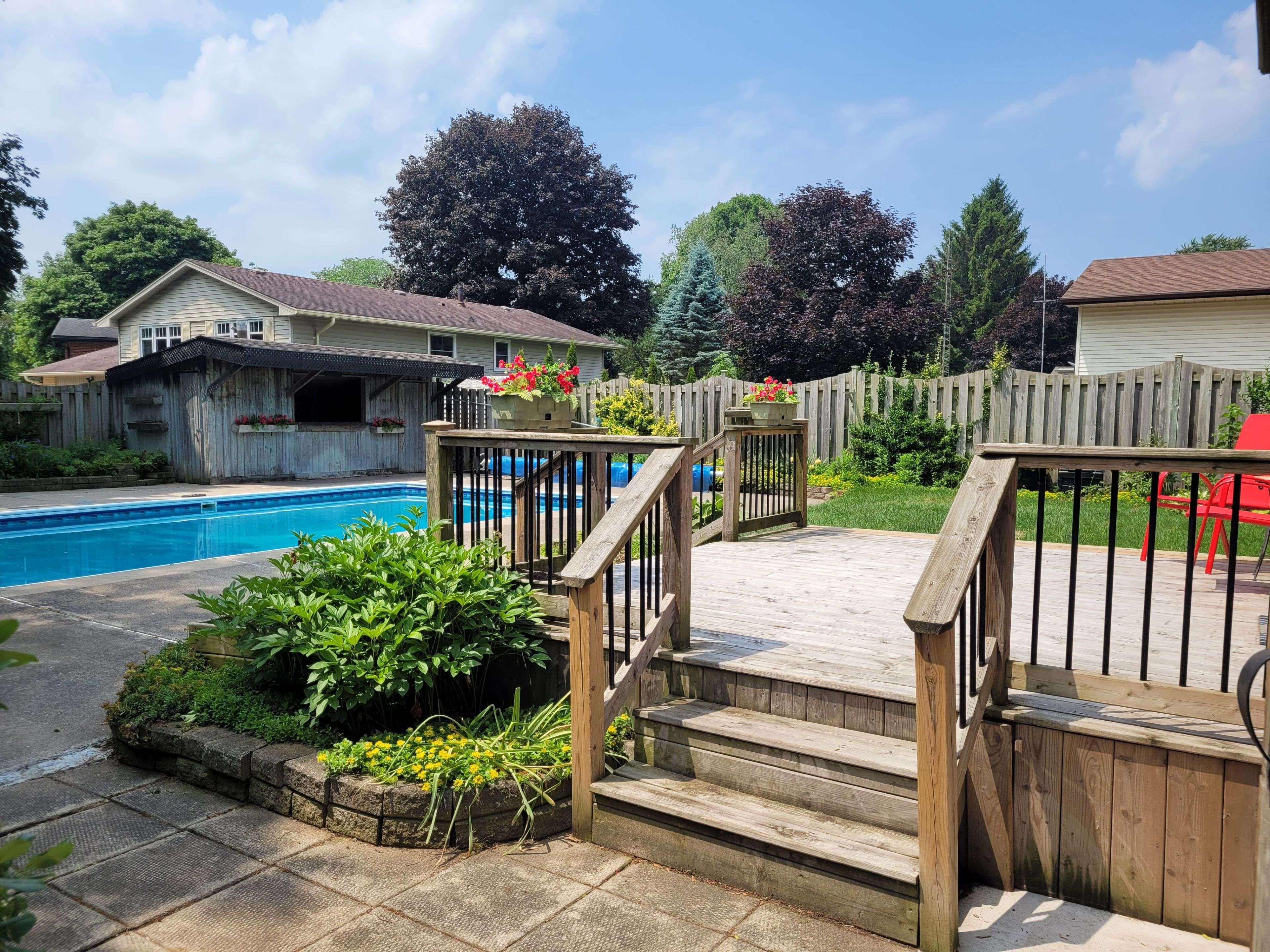 Strathroy-caradoc, ON N7G 2C1,208 Lamore CRES