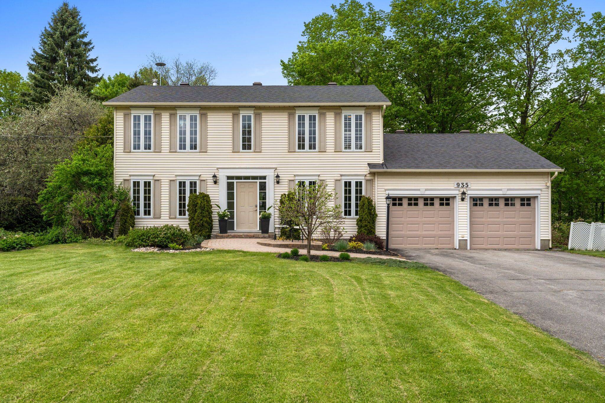 935 Fieldown ST, Orleans - Cumberland And Area, ON K4C 1B9