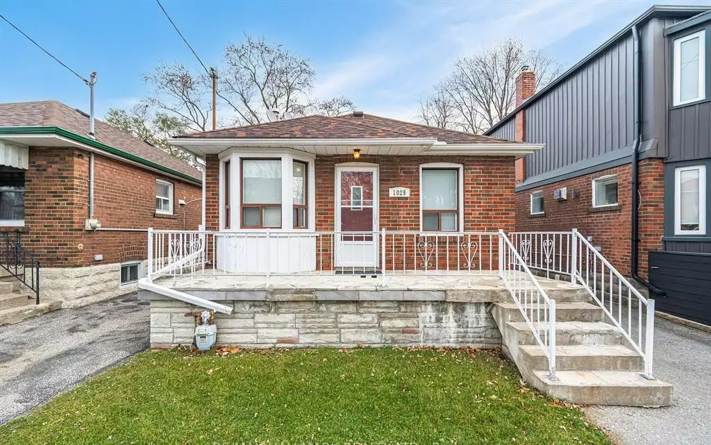 Toronto E03, ON M4J 4C9,1029 Greenwood AVE