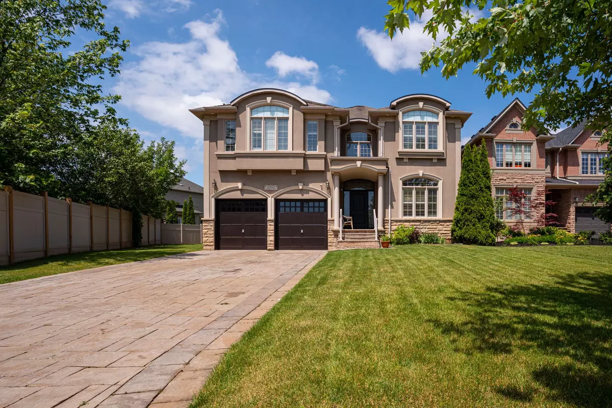 Oakville, ON L6H 7W3,2522 Lyndhurst DR