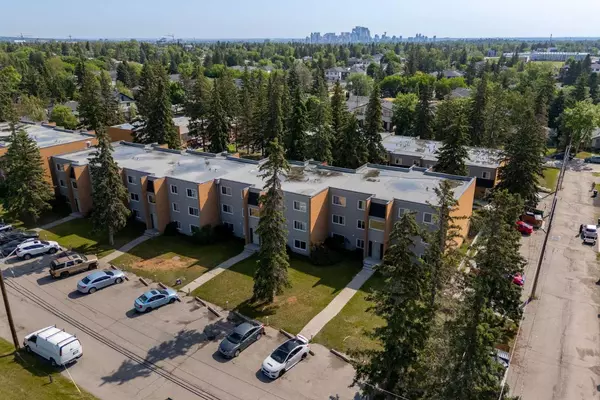3518 44 ST Southwest #102, Calgary, AB T3E 0Y4