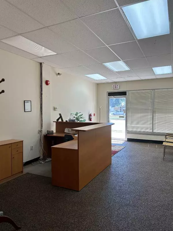 Medicine Hat, AB T1A 1Z8,1601 Dunmore RD SE #104