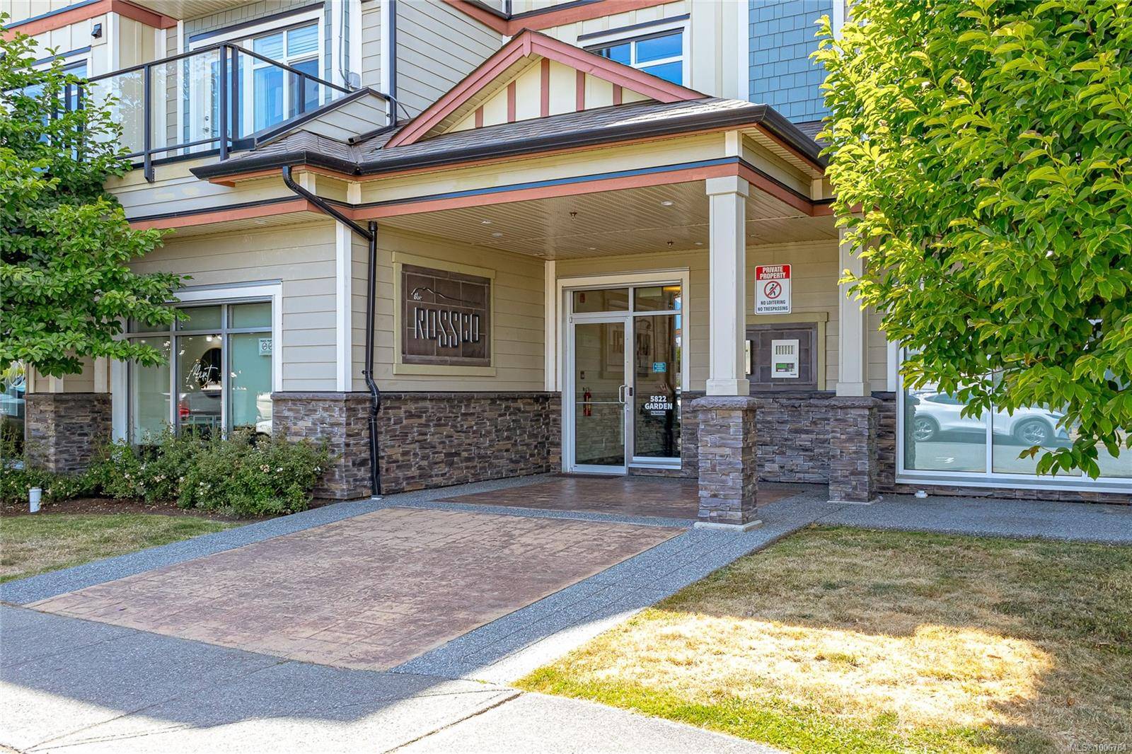 Duncan, BC V9L 3V9,5822 Garden St #402