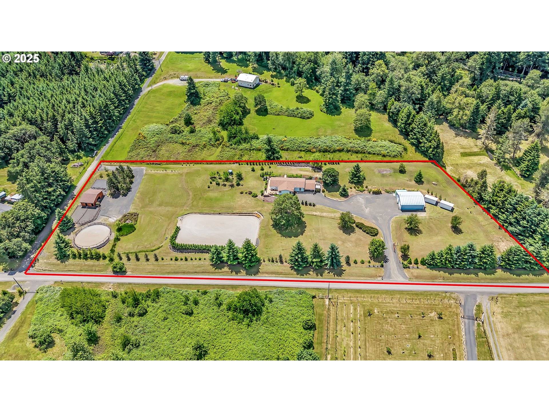 Oakland, OR 97462,453 RIVERWOOD LN