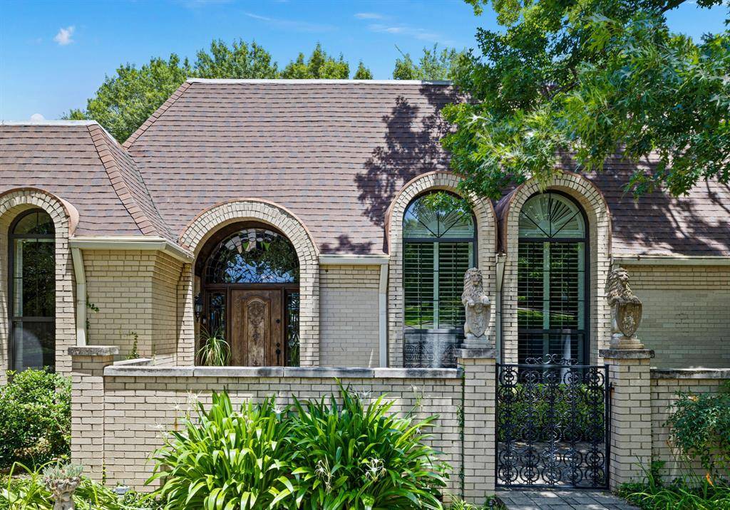 2 Nobhill Drive, Greenville, TX 75402