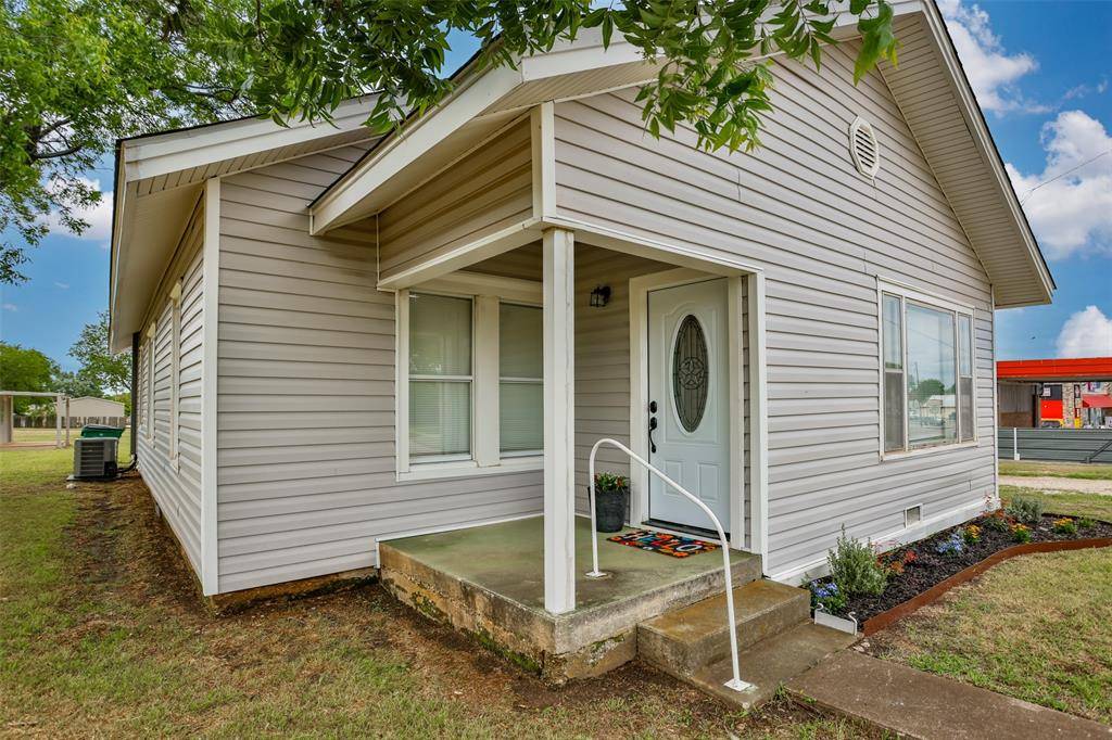 Muenster, TX 76252,322&410 E Division Street