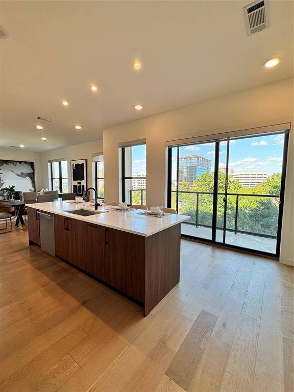 2620 Maple Avenue #521, Dallas, TX 75201