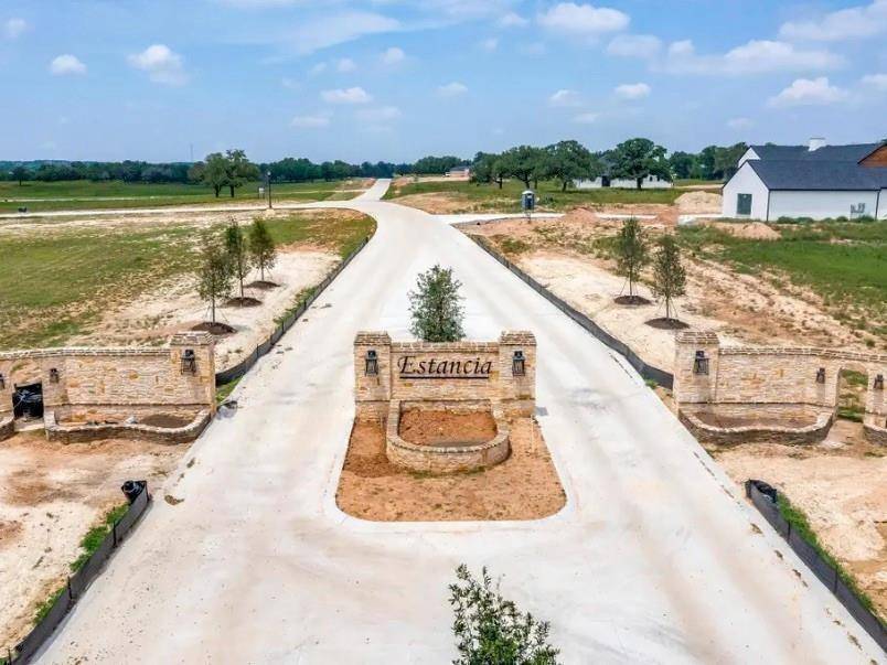 Weatherford, TX 76088,1035 Estancia Boulevard