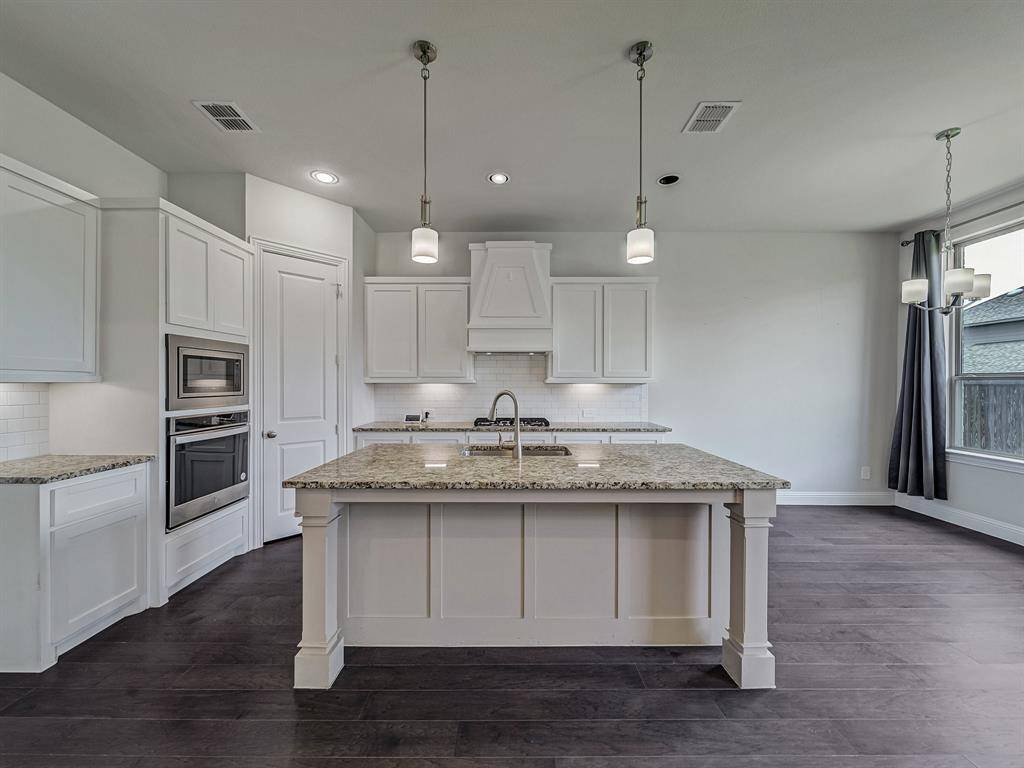 Rockwall, TX 75087,908 Hunters Creek Drive