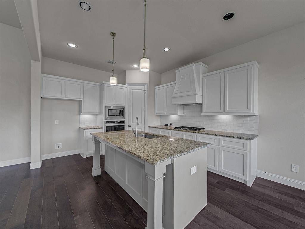 Rockwall, TX 75087,908 Hunters Creek Drive
