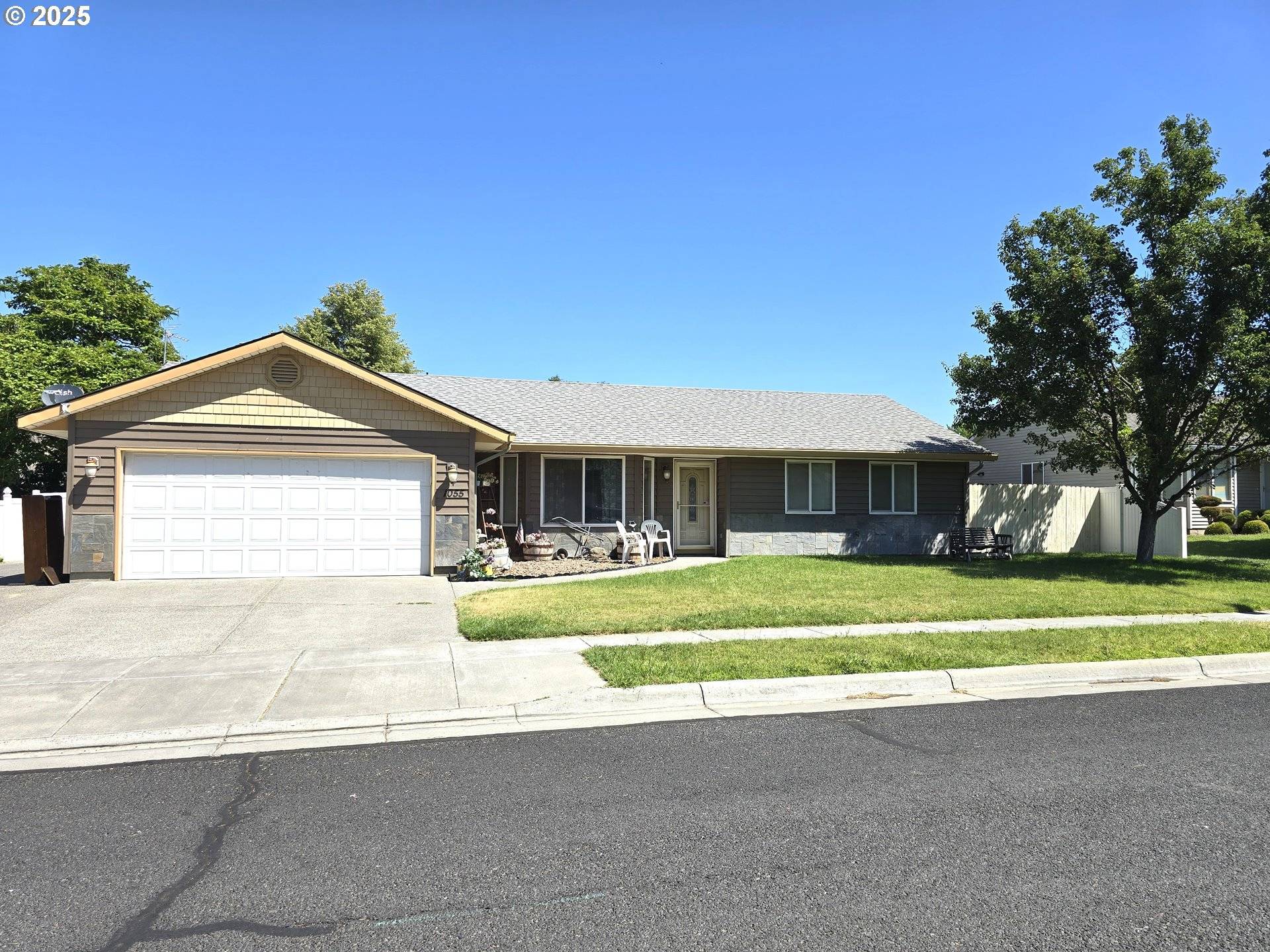 1055 NE MADRONA DR, Hermiston, OR 97838